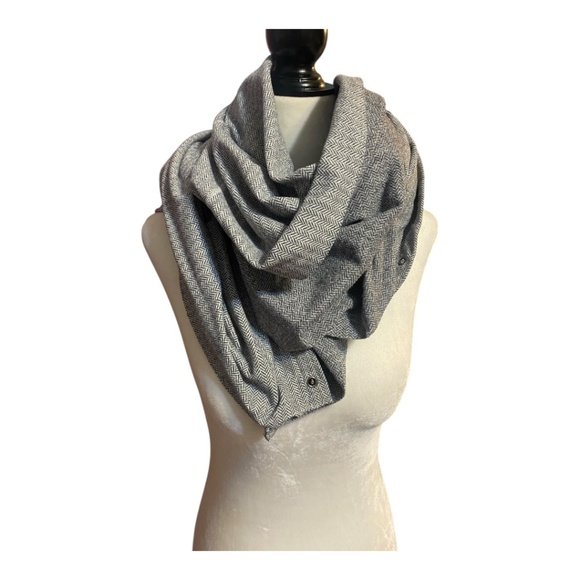 Lululemon Chevron print vinyasa convertible scarf. One size - Picture 10 of 16